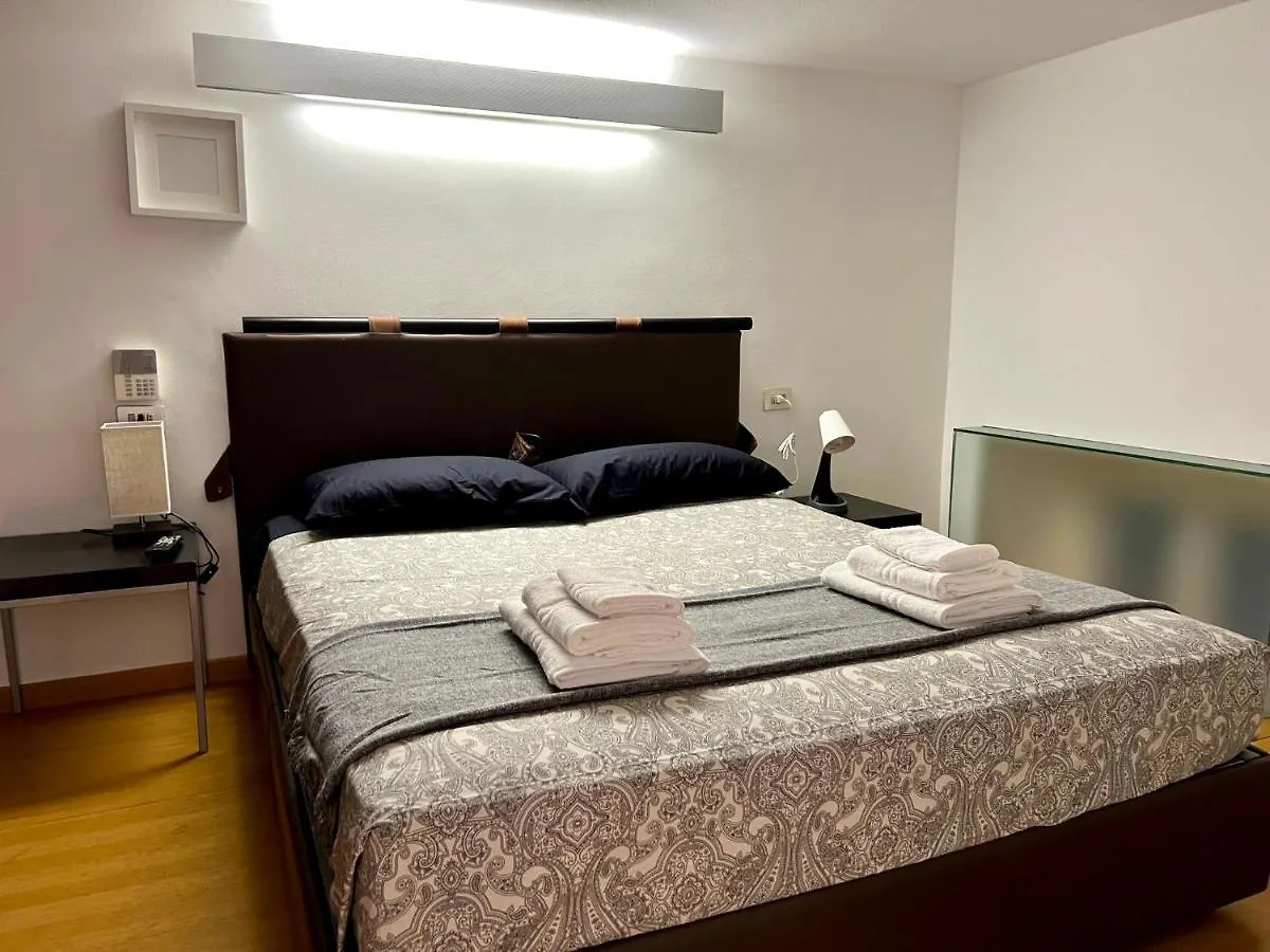 Ferienwohnung * * Luxury Bijoux In Brera - Centre Of Milan * * 0*,  Italien